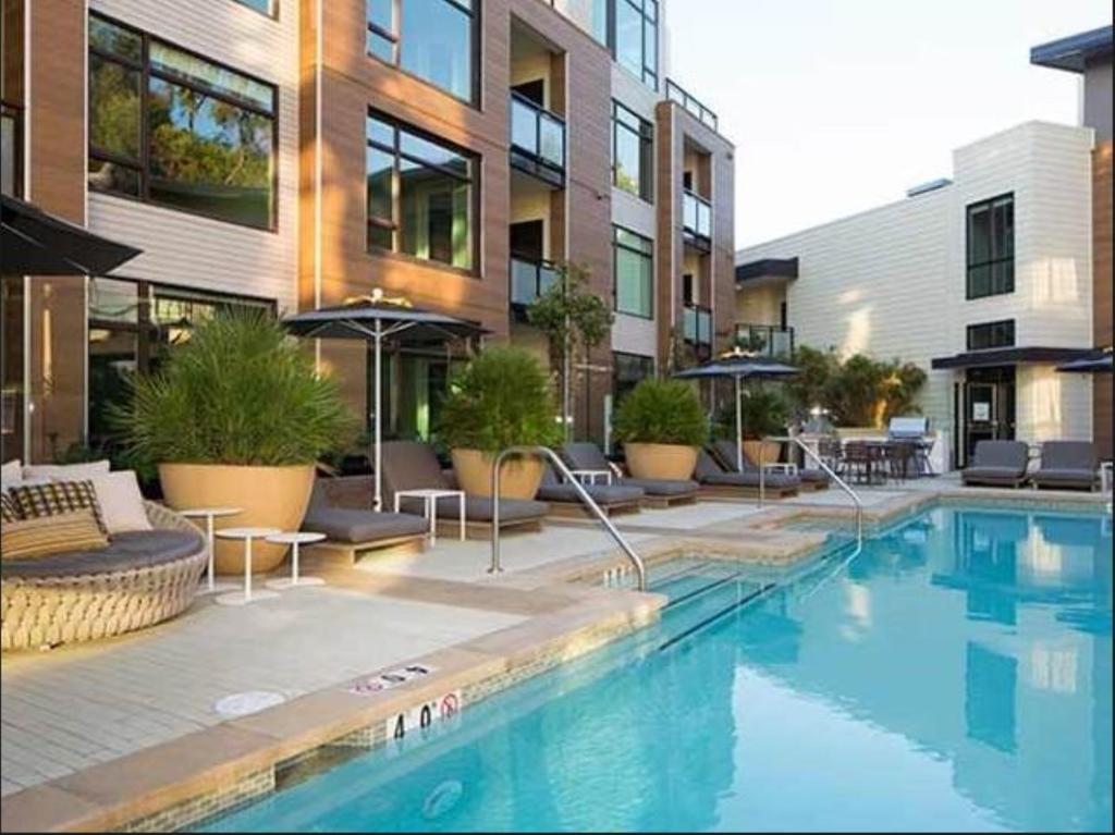 Global Luxury Suites At Downtown 마운틴뷰 외부 사진