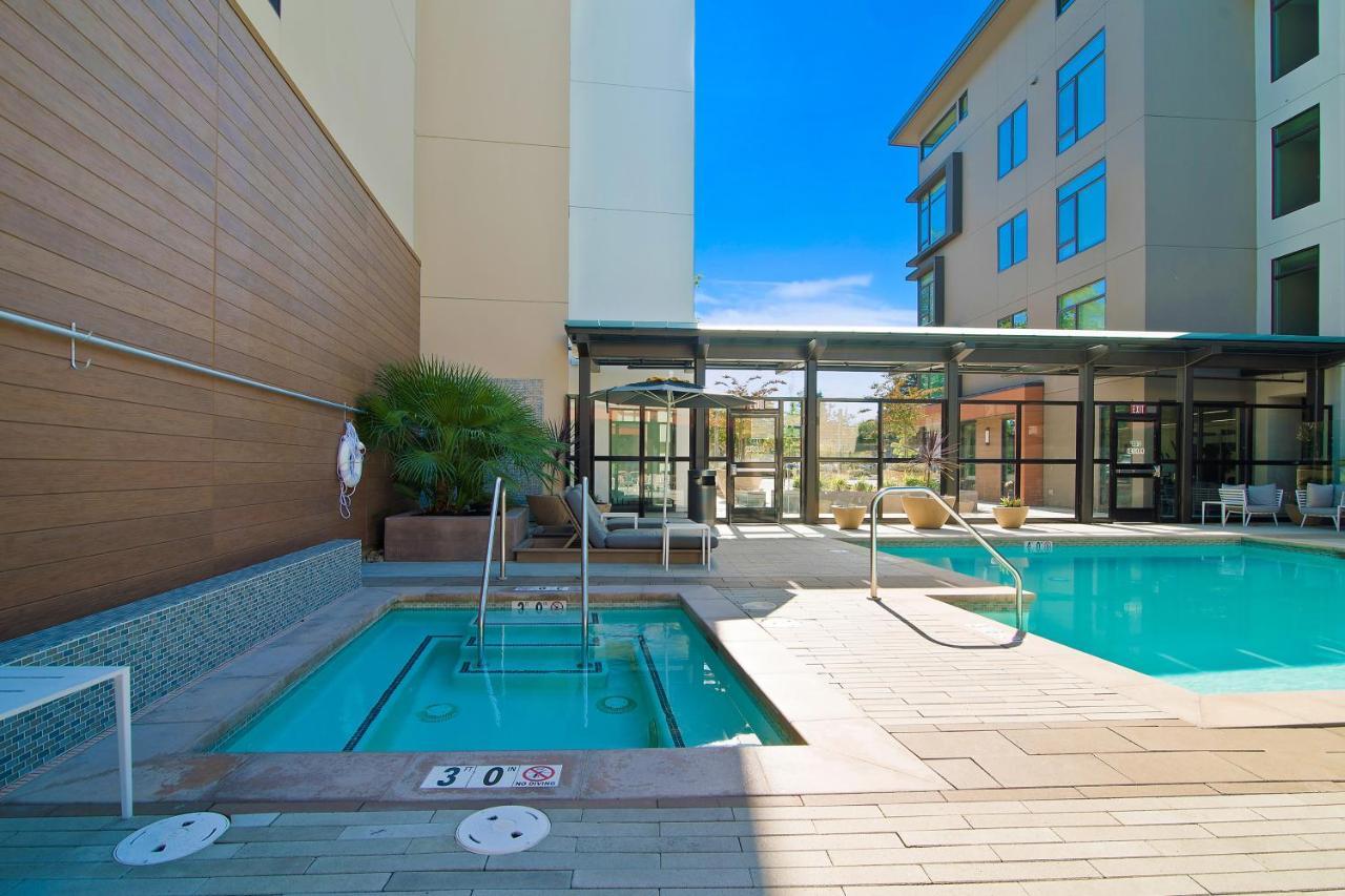 Global Luxury Suites At Downtown 마운틴뷰 외부 사진